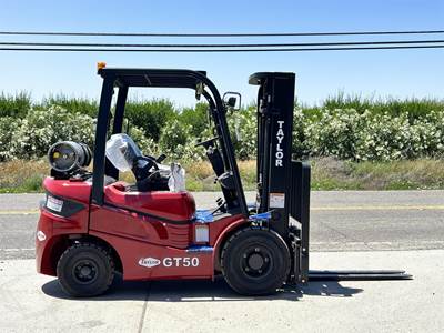 Taylor GT50 Pneumatic Tire Forklift