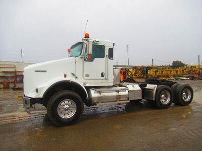 Kenworth T800 Day Cab Truck