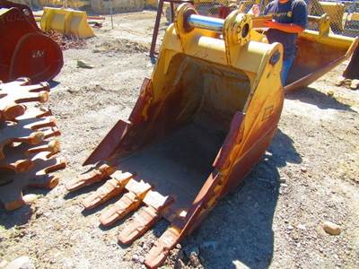 Caterpillar CB LINK Ditching Bucket