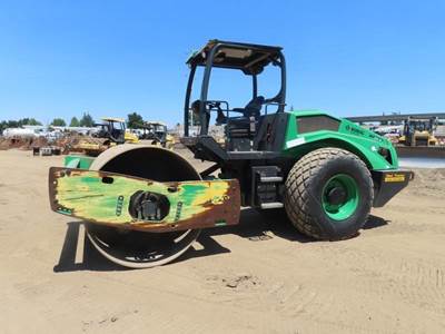 BOMAG BW211D-5 Smooth Drum Roller Compactor