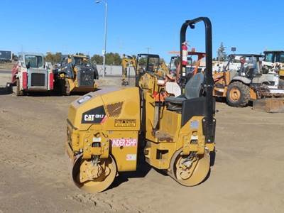 Caterpillar CB1.7 Tandem Vibratory Roller