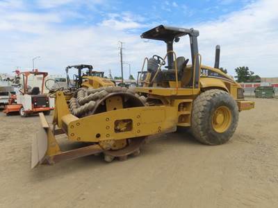 Caterpillar CS-563E Smooth Drum Roller Compactor