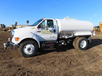 Ford F-750 XL Water Truck
