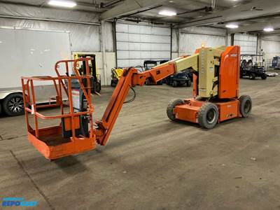 JLG E300AJP Boom Lift