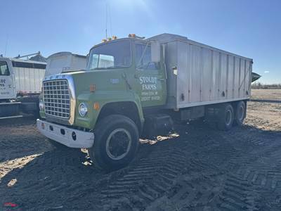 1976 Ford 8000 Dump Truck