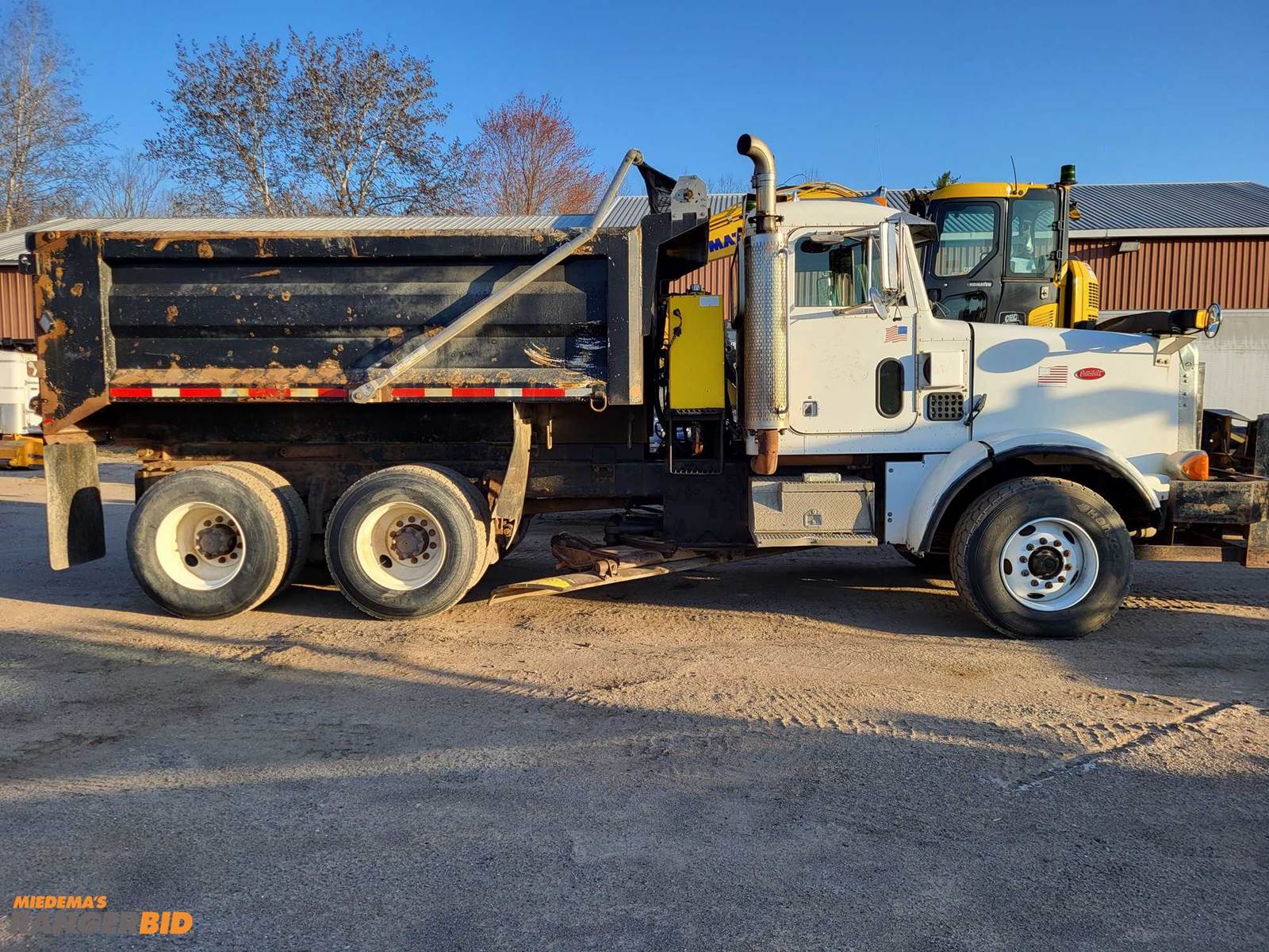 2001 Peterbilt 357 Dump Truck For Sale Wayland, MI 3046039 (0620