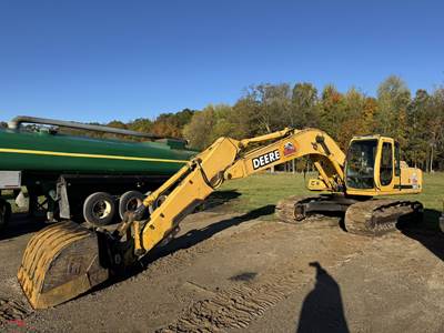 John Deere 200LC Excavator