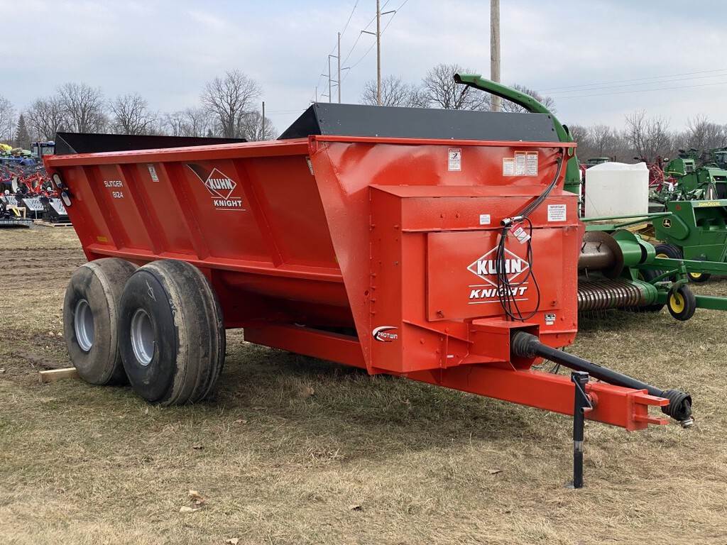 Kuhn 8124 Manure Spreader For Sale Wayland, MI 120 (0309