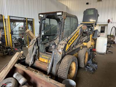 New Holland L225 Track Skid Steer