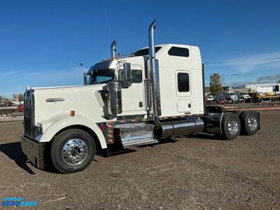 2007 Kenworth W900 Sleeper Semi Truck