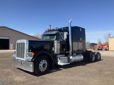 2000 Peterbilt 379 Sleeper Semi Truck