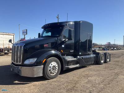 Peterbilt 579 Sleeper Semi Truck