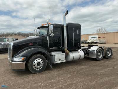 2016 Peterbilt 579 Sleeper Semi Truck