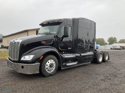 2016 Peterbilt 579 Sleeper Semi Truck