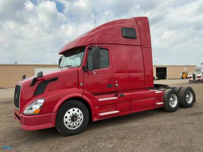 2015 Volvo VNL Sleeper Semi Truck