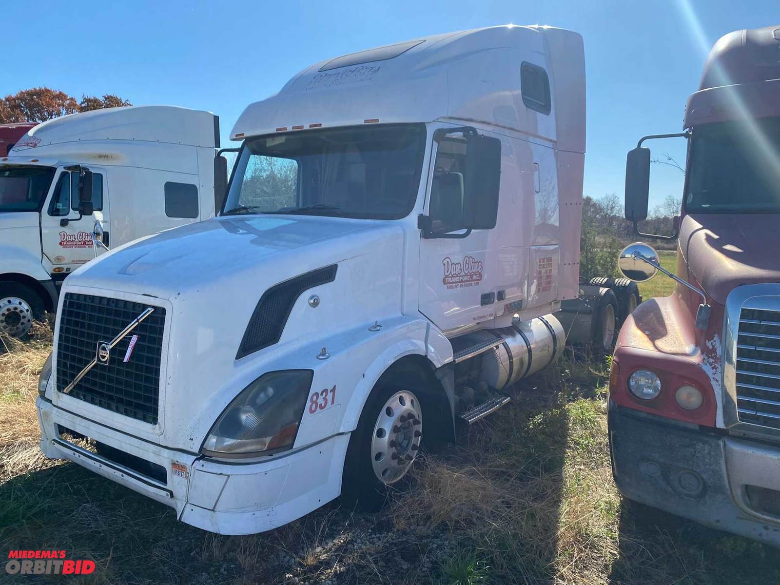 2008 Volvo VNL64T670 Sleeper Semi Truck For Sale Mt. Vernon, MO 1