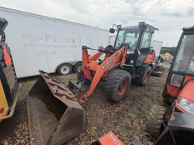 Kubota R530 Tractor