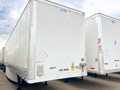 Stoughton ST-DRY Dry Van Trailer