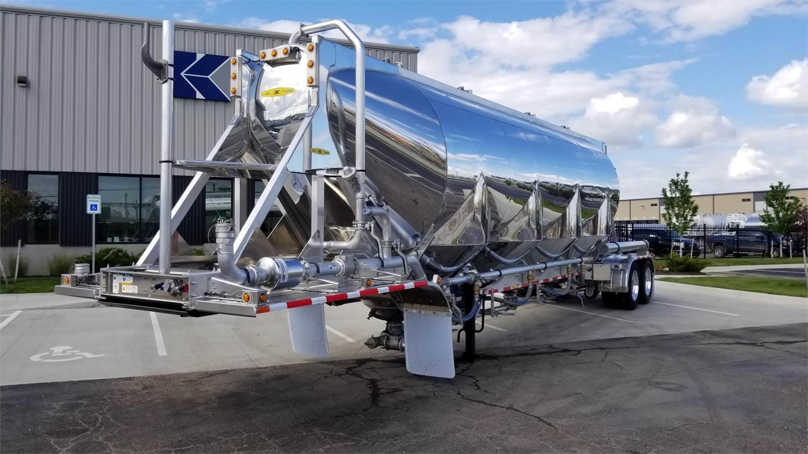 2024 J & L 1636 DRY BULK FOOD GRADE PNEUMATIC TRAILER Dry Bulk / Pneumatic Tank Trailer For Sale