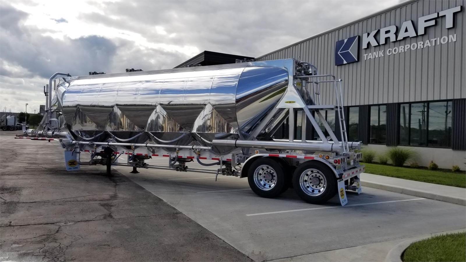 2024 J & L 1636 DRY BULK FOOD GRADE PNEUMATIC TRAILER Dry Bulk / Pneumatic Tank Trailer For Sale