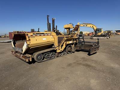 Caterpillar AP-1055B Asphalt Paver