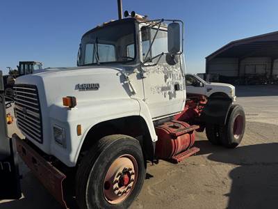 Ford L8000 Medium Duty Cab & Chassis Truck