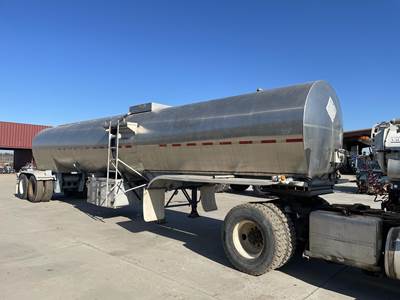 Fruehauf 43ft Tandem Axle Stainless Steel Crude Oil Tank Trailer - Air Ride, Fixed Axle