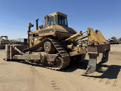 Caterpillar D9N Dozer