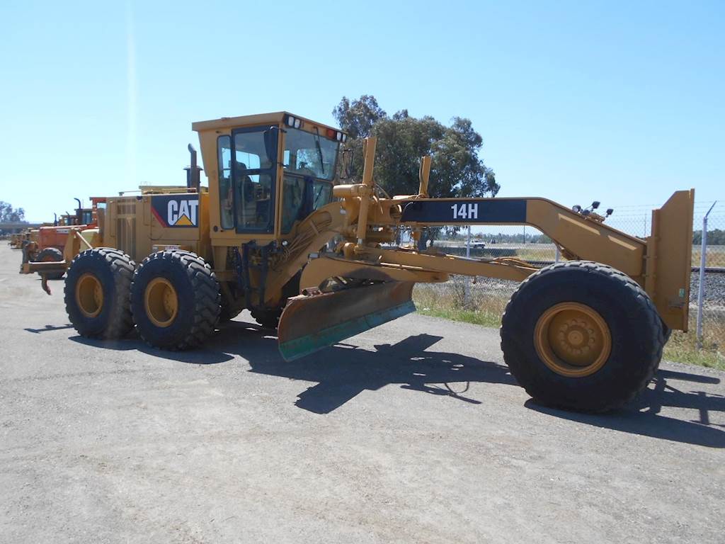 1999 Caterpillar 14H Motor Grader