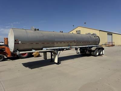 Beall 5500 Gallon Stainless Steel Non Code Tank Trailer - Tandem Axle, Spring