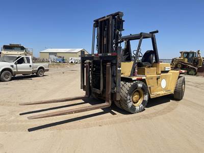 Caterpillar V330B Pneumatic Tire Forklift - 30000lb Capacity, 9ft Lift Height