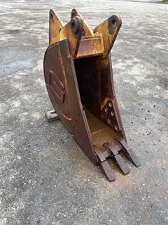 16" Heavy Duty Bucket.Excellent Condition,2" Front Pin size,1 3/4 Rear Pin