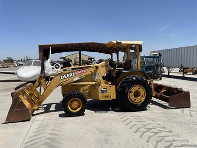 John Deere 210LE Skip Loader