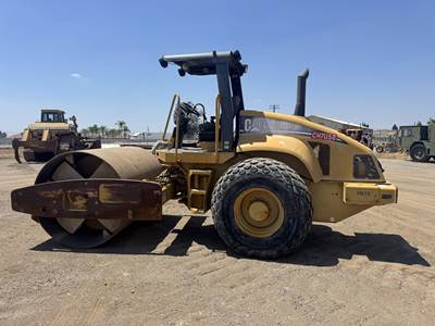 Caterpillar CS-563E Smooth Drum Roller Compactor