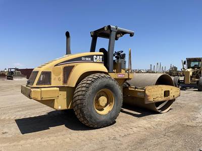 Caterpillar CS-563E Smooth Drum Roller Compactor