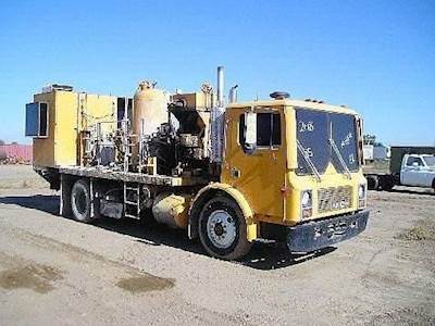 1986 Mack MC685 Paint Striping Truck