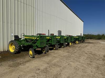 John Deere 40S Tractor
