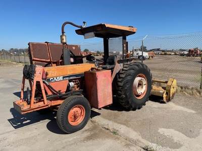 CASE 885 Tractors - 40 HP to 99 HP