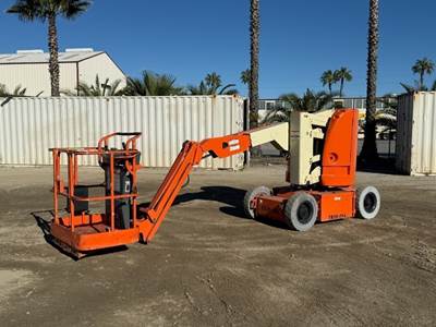 2002 JLG E300AJ Articulating Boom Lift