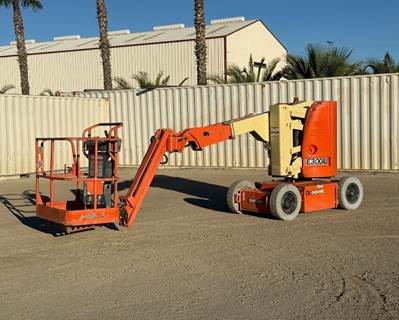 2006 JLG E300AJ Articulating Boom Lift