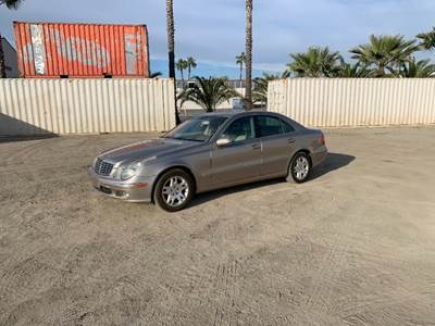 **2003 MERCEDES BENZ E320 SEDAN