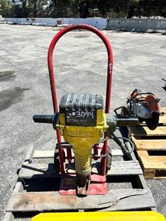 2001 BOSCH 11304K 60# DEMO HAMMER --(LOCATED IN COLTON, CA)--