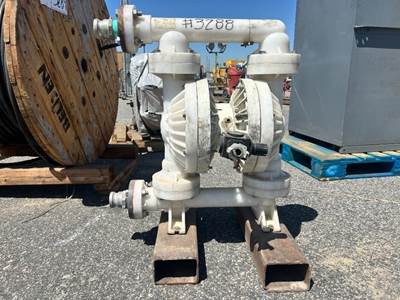 2016 YALE MCW040-E ORDER PICKER --(LOCATED IN COLTON, CA)--