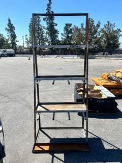 METAL DISPLAY STAND --(LOCATED IN COLTON, CA)--
