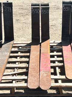 SET OF 6' FORKS --(LOCATED IN COLTON, CA)--