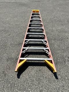 10' EXTENSION LADDER --(LOCATED IN COLTON, CA)--