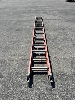 WERNER 32' EXTENSION LADDER --(LOCATED IN COLTON, CA)--
