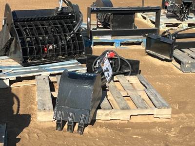 (2) 2025 GIYI ZWB BACKHOE ATTACHMENT