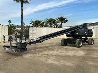 2013 JLG 800S BOOMLIFT