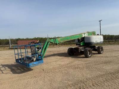 2017 GENIE S65 BOOMLIFT --(LOCATED IN MADERA, CA)--
